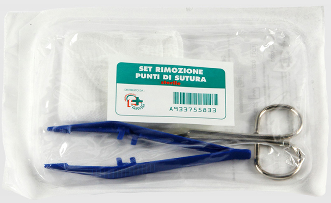 SET PER LA RIMOZIONE DEI PUNTI DI SUTURA COMPOSTO DA 1 FORBICE 1 PINZETTA 2 COMPRESSE DI GARZA DI COTONE - Farmacia Murachelli Di Putelli dr. Giovanni