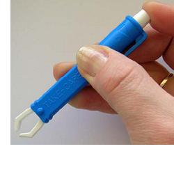 PINZETTA TOGLI ZECCHE IN PLASTICA BLISTER SINGOLO - Farmacia Murachelli Di Putelli dr. Giovanni