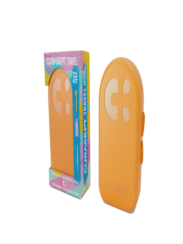CURASEPT TRAVEL ARANCIO 1 SPAZZOLINO + 1 DENTIFRICIO 20 ML + 3 PICKS - Farmacia Murachelli Di Putelli dr. Giovanni