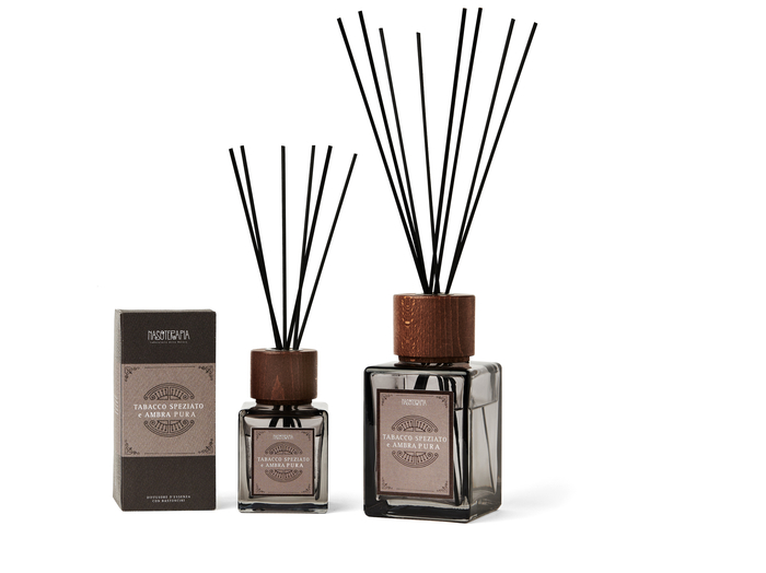 DIFFUSORE BASTONCINI 500 ML TABACCO SPEZIATO E AMBRA PURA 500 ML - Farmacia Murachelli Di Putelli dr. Giovanni